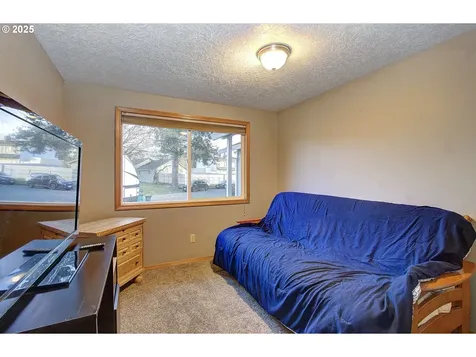 10128 NW 19th Avenue Vancouver WA 98685