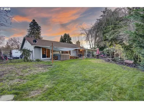 10128 NW 19th Avenue Vancouver WA 98685