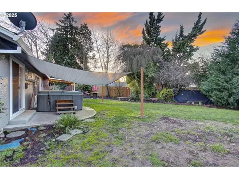 10128 NW 19th Avenue Vancouver WA 98685
