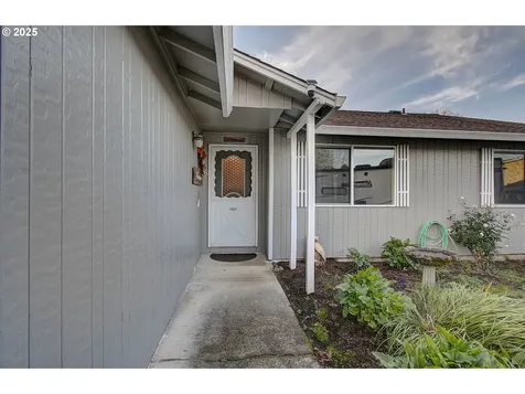 10128 NW 19th Avenue Vancouver WA 98685