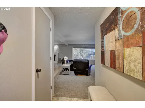 10128 NW 19th Avenue Vancouver WA 98685