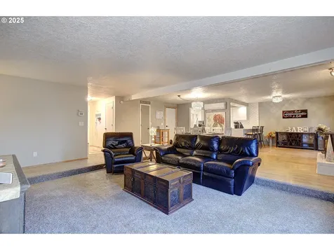 10128 NW 19th Avenue Vancouver WA 98685