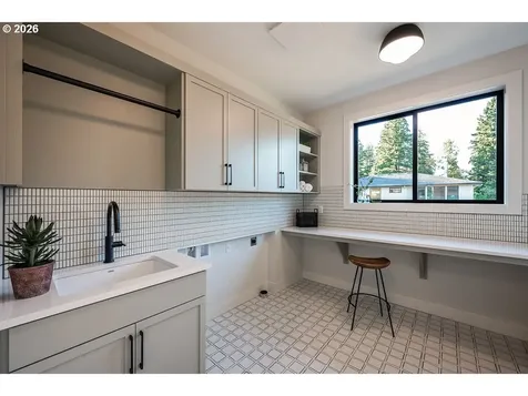 17615 Bryant Road Lake Oswego OR 97035