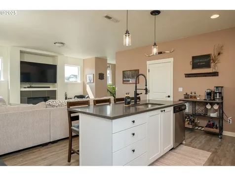 1470 N Broadway Street Estacada OR 97023
