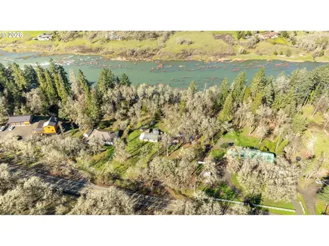 1176 Whistlers Lane Roseburg OR 97470