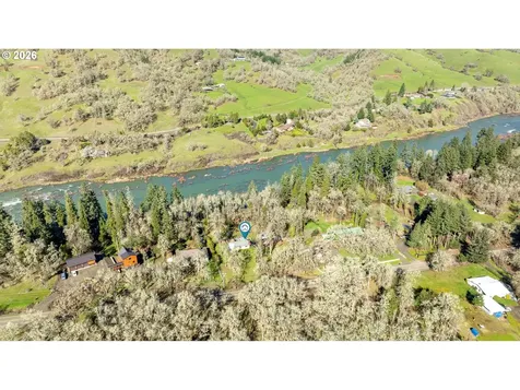 1176 Whistlers Lane Roseburg OR 97470