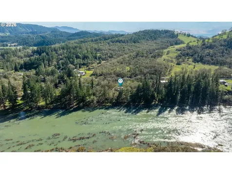 1176 Whistlers Lane Roseburg OR 97470