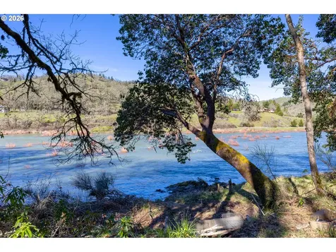1176 Whistlers Lane Roseburg OR 97470