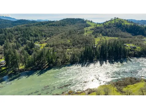 1176 Whistlers Lane Roseburg OR 97470