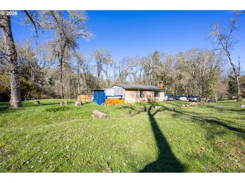 1176 Whistlers Lane Roseburg OR 97470