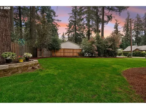 16723 Bonaire Avenue Lake Oswego OR 97035