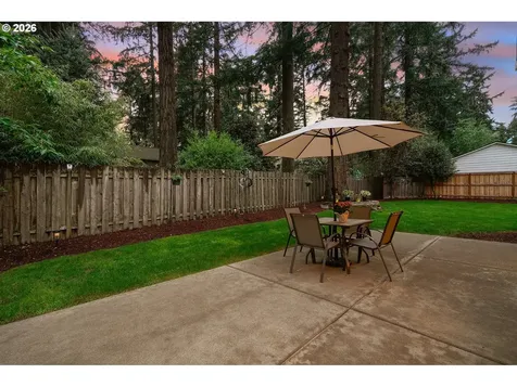 16723 Bonaire Avenue Lake Oswego OR 97035
