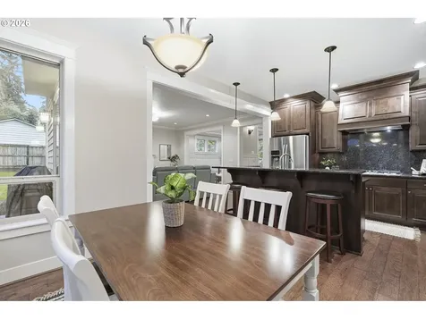 16723 Bonaire Avenue Lake Oswego OR 97035