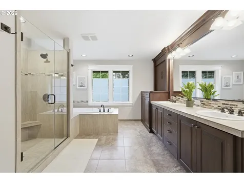 16723 Bonaire Avenue Lake Oswego OR 97035