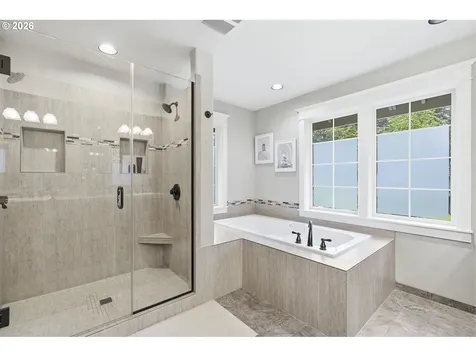 16723 Bonaire Avenue Lake Oswego OR 97035