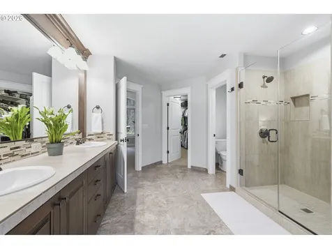16723 Bonaire Avenue Lake Oswego OR 97035