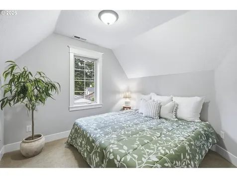 16723 Bonaire Avenue Lake Oswego OR 97035