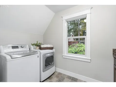 16723 Bonaire Avenue Lake Oswego OR 97035