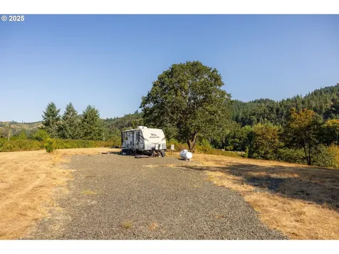480 Riverwood Lane Oakland OR 97462