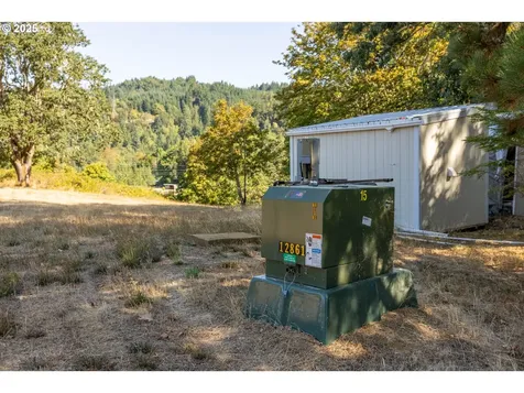 480 Riverwood Lane Oakland OR 97462