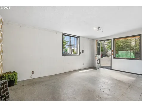 1114 SE Clay Street Portland OR 97214