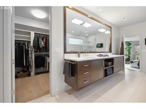 3701 SW 38th Avenue Portland OR 97221