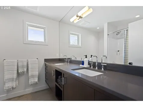 3701 SW 38th Avenue Portland OR 97221