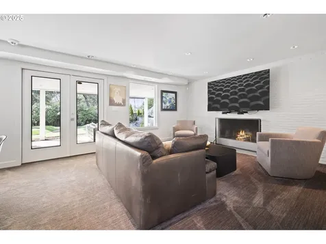 3701 SW 38th Avenue Portland OR 97221