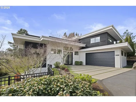 3701 SW 38th Avenue Portland OR 97221