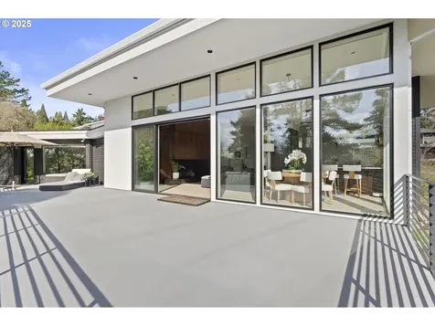3701 SW 38th Avenue Portland OR 97221