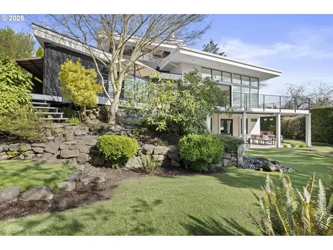 3701 SW 38th Avenue Portland OR 97221