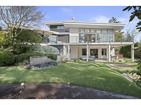 3701 SW 38th Avenue Portland OR 97221