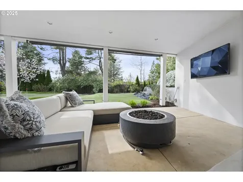 3701 SW 38th Avenue Portland OR 97221