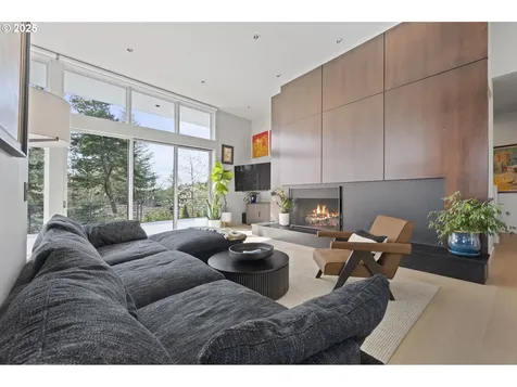 3701 SW 38th Avenue Portland OR 97221
