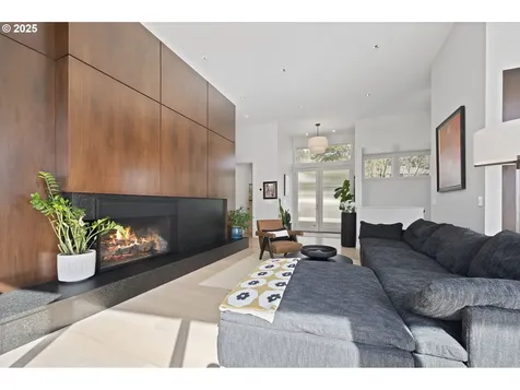 3701 SW 38th Avenue Portland OR 97221