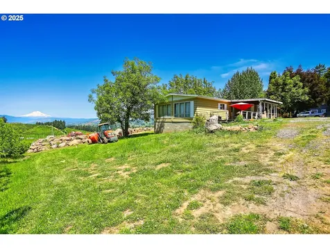 3720 Scott Road Hood River OR 97031