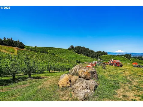 3720 Scott Road Hood River OR 97031