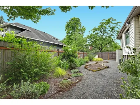 4116 NE 13th Avenue Portland OR 97211