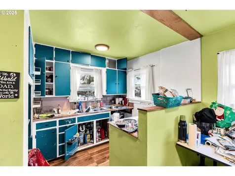 12107 SE Carlton Street Portland OR 97266