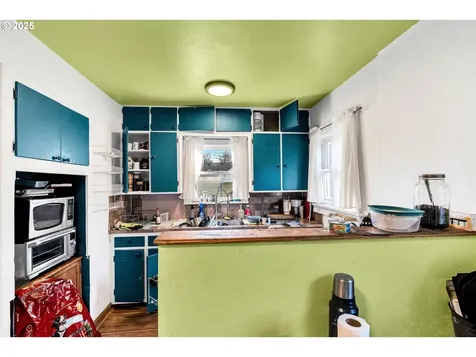 12107 SE Carlton Street Portland OR 97266
