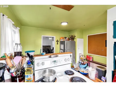 12107 SE Carlton Street Portland OR 97266