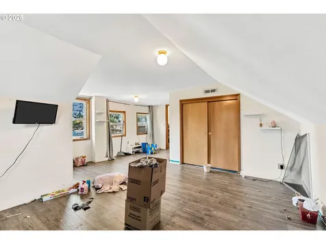 12107 SE Carlton Street Portland OR 97266