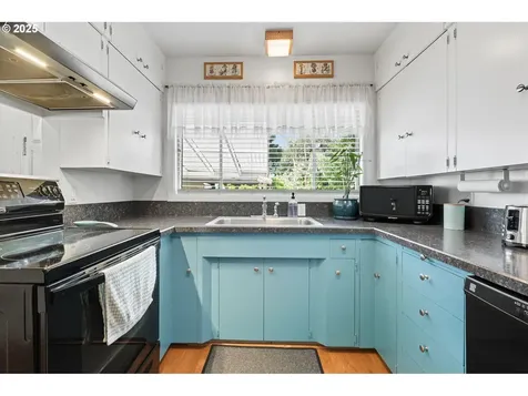 394 SW 2nd Avenue Canby OR 97013