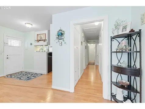 394 SW 2nd Avenue Canby OR 97013