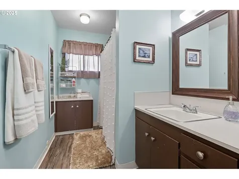 394 SW 2nd Avenue Canby OR 97013