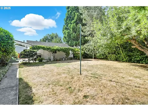 394 SW 2nd Avenue Canby OR 97013