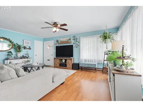 394 SW 2nd Avenue Canby OR 97013