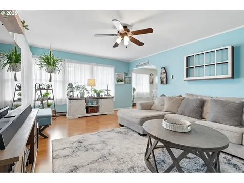 394 SW 2nd Avenue Canby OR 97013