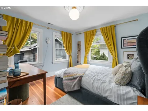 2036 SE Larch Avenue Portland OR 97214