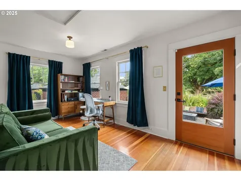 2036 SE Larch Avenue Portland OR 97214